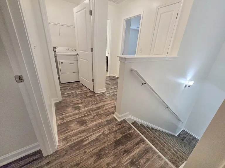 1437 Balvaird Dr — Photo 7
