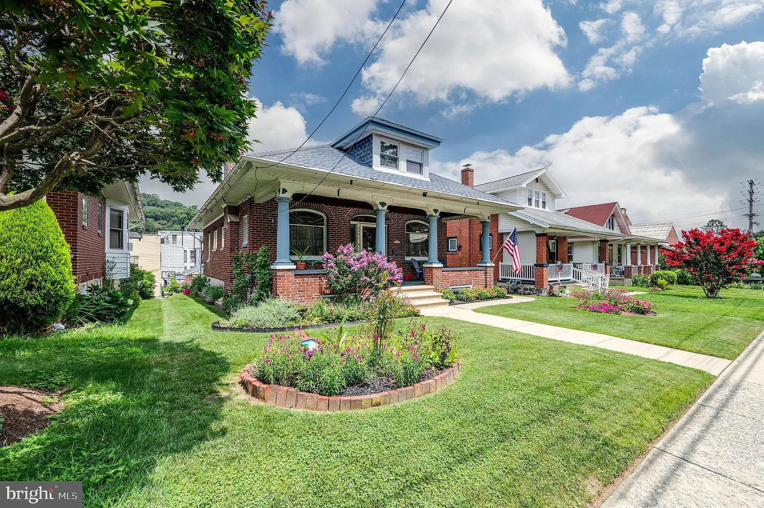 2241 Fairview Ave photo 1