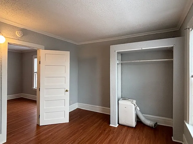 580 Thomas Ave W — Photo 9