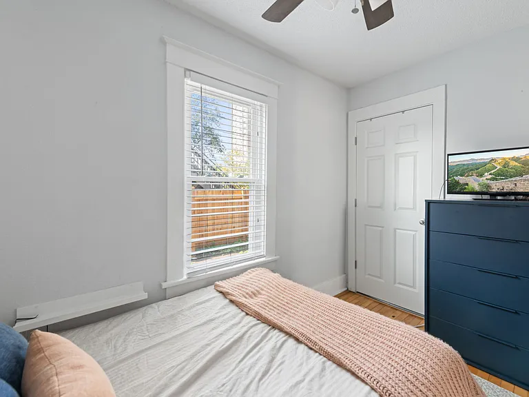 618 Van Buren St NE #1 — Photo 8