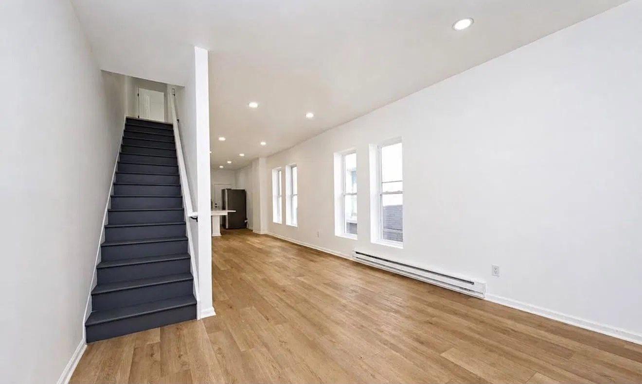 3 bed, 1.5 bath, 1400 sqft, $1,690 — Photo 2