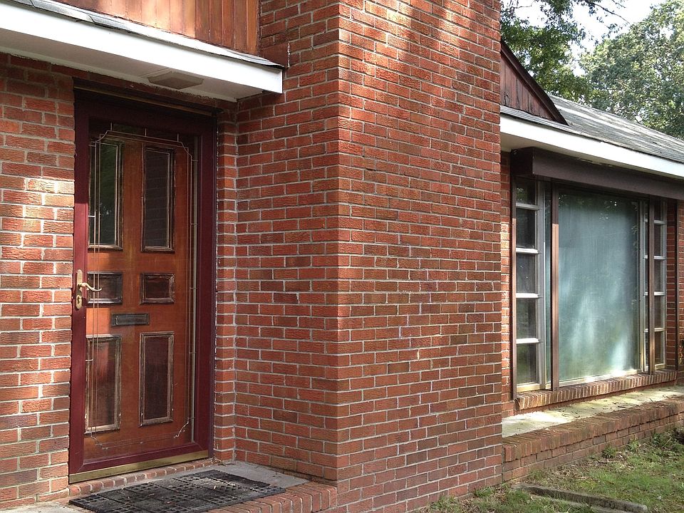 1st image of 230 Lowther Dr