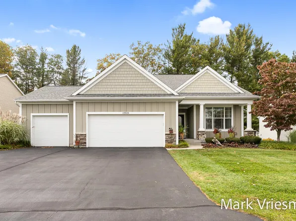12524 Retreat Dr #27, Grand Haven, MI 49417