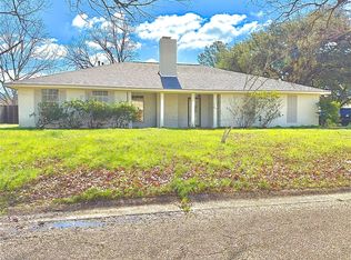 105 Arrowhead Dr, Natchez, MS 39120