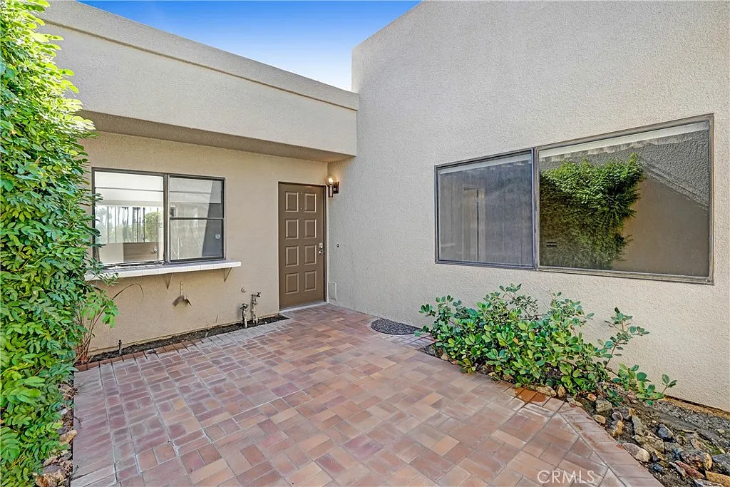 1 bed, 1.5 bath, 1000 sqft, $2,495 — Photo 3