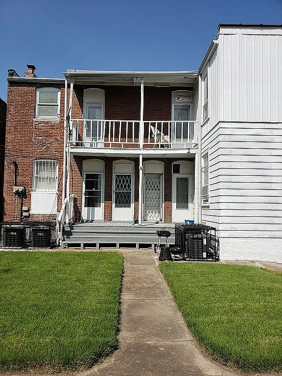 2928-2930 N Taylor Ave photo 1