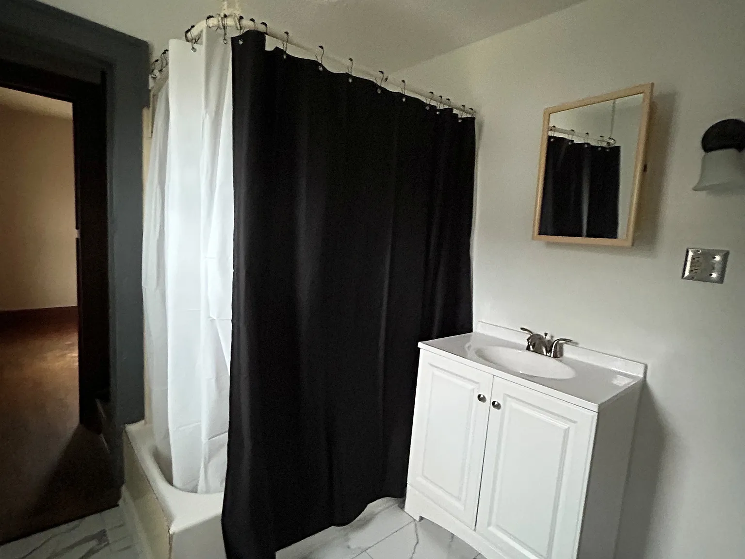 3 bed, 1784 sqft, $1,099 — Photo 1