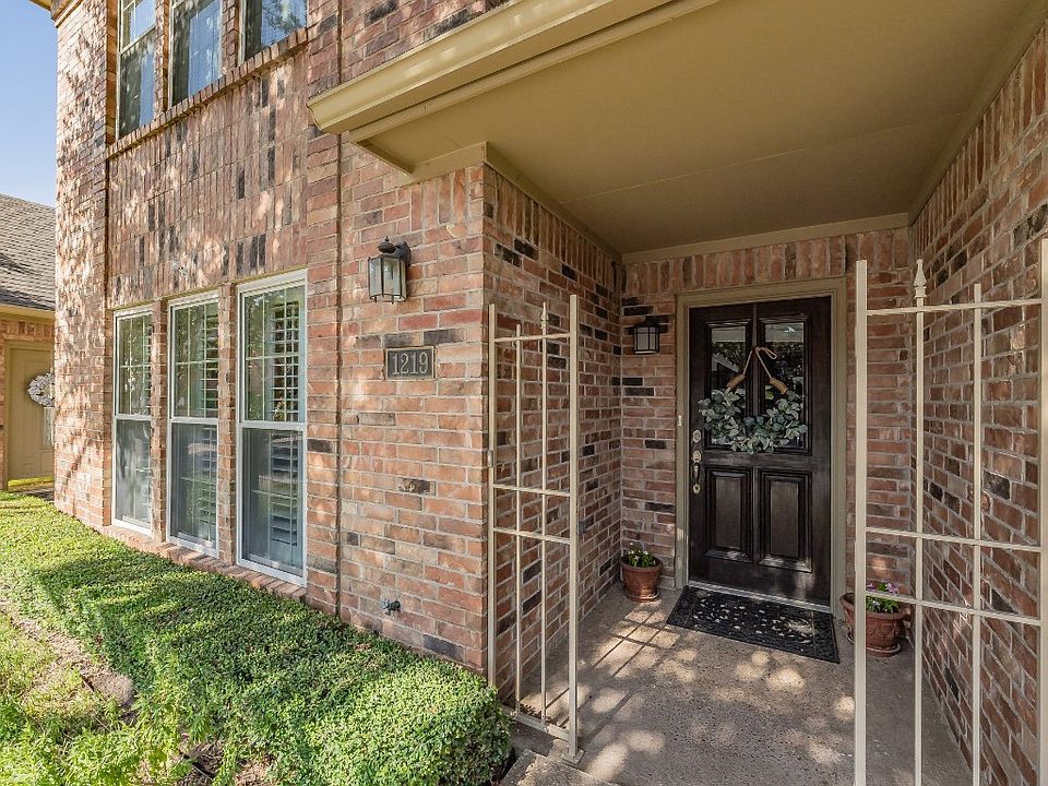 1219 Wooded Trl, Hurst, TX 76053 MLS 20409725 Zillow