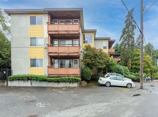 13433 Roosevelt Way N APT 102, Seattle, WA 98133