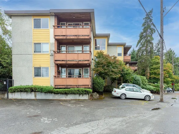 13433 Roosevelt Way N #102, Seattle, WA 98133