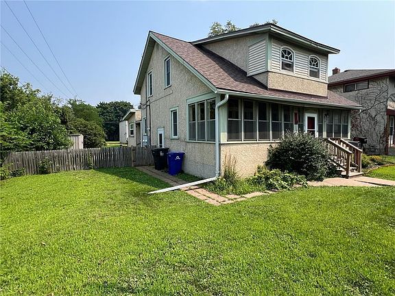 2nd image of 914 Charlotte St