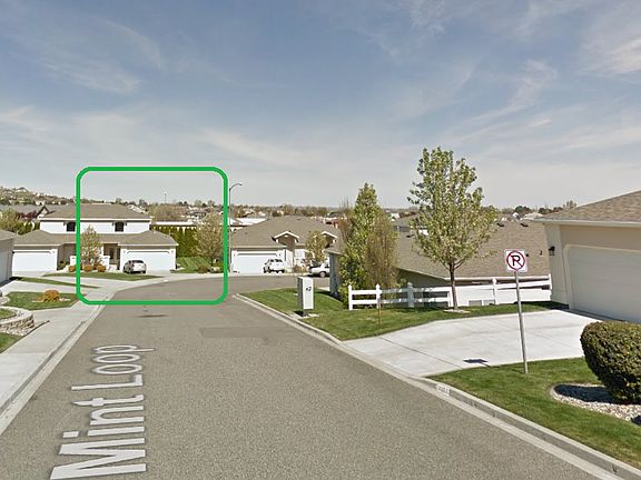 house in green outline