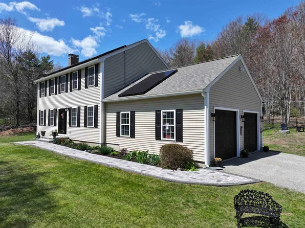 118 Harriman Hill Road, Raymond, NH 03077