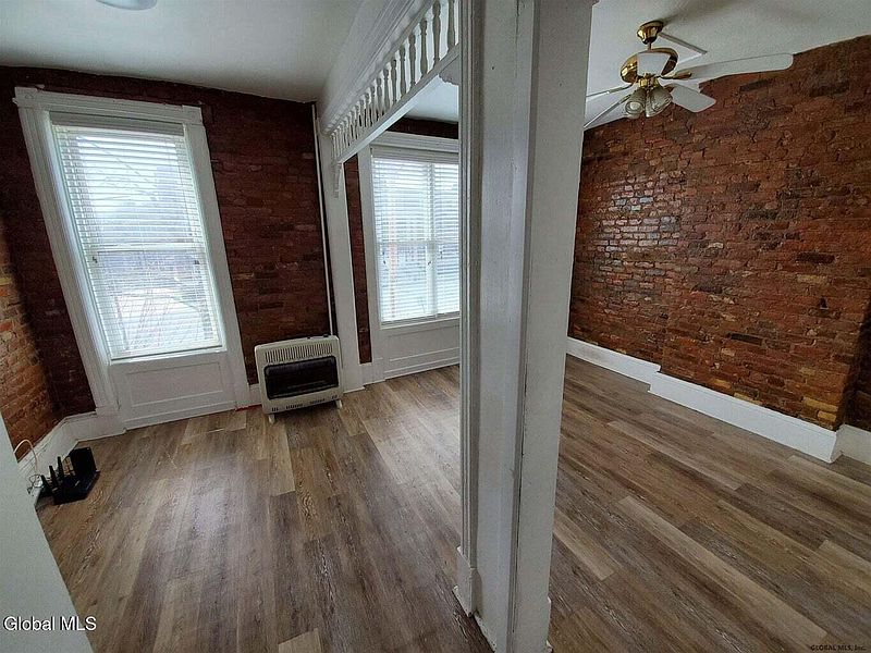 5th image of 397 Washington Avenue