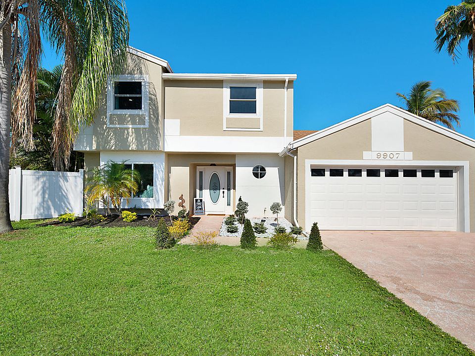 Home For Sale In Boca Landings