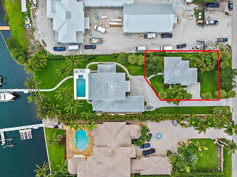 19043 SE Jupiter River Dr #COTTAGE — Photo 22