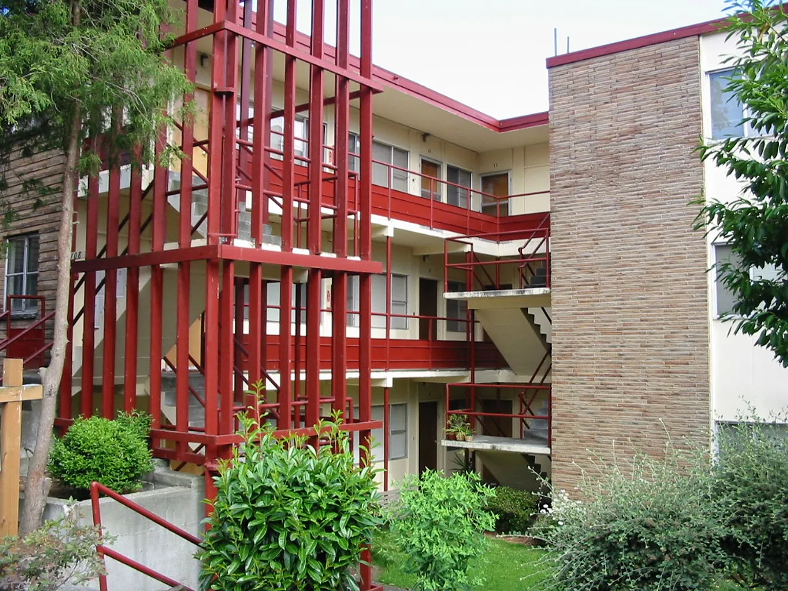 Seward Park Court | Hidden Gem in Serene Neighborhood w/ Onsite Parking — Photo 2