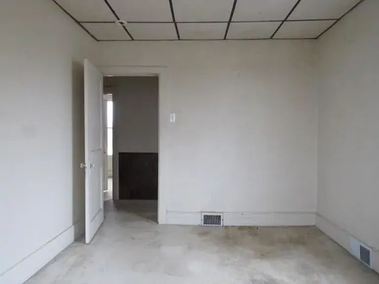223 Searight Ave — Photo 6