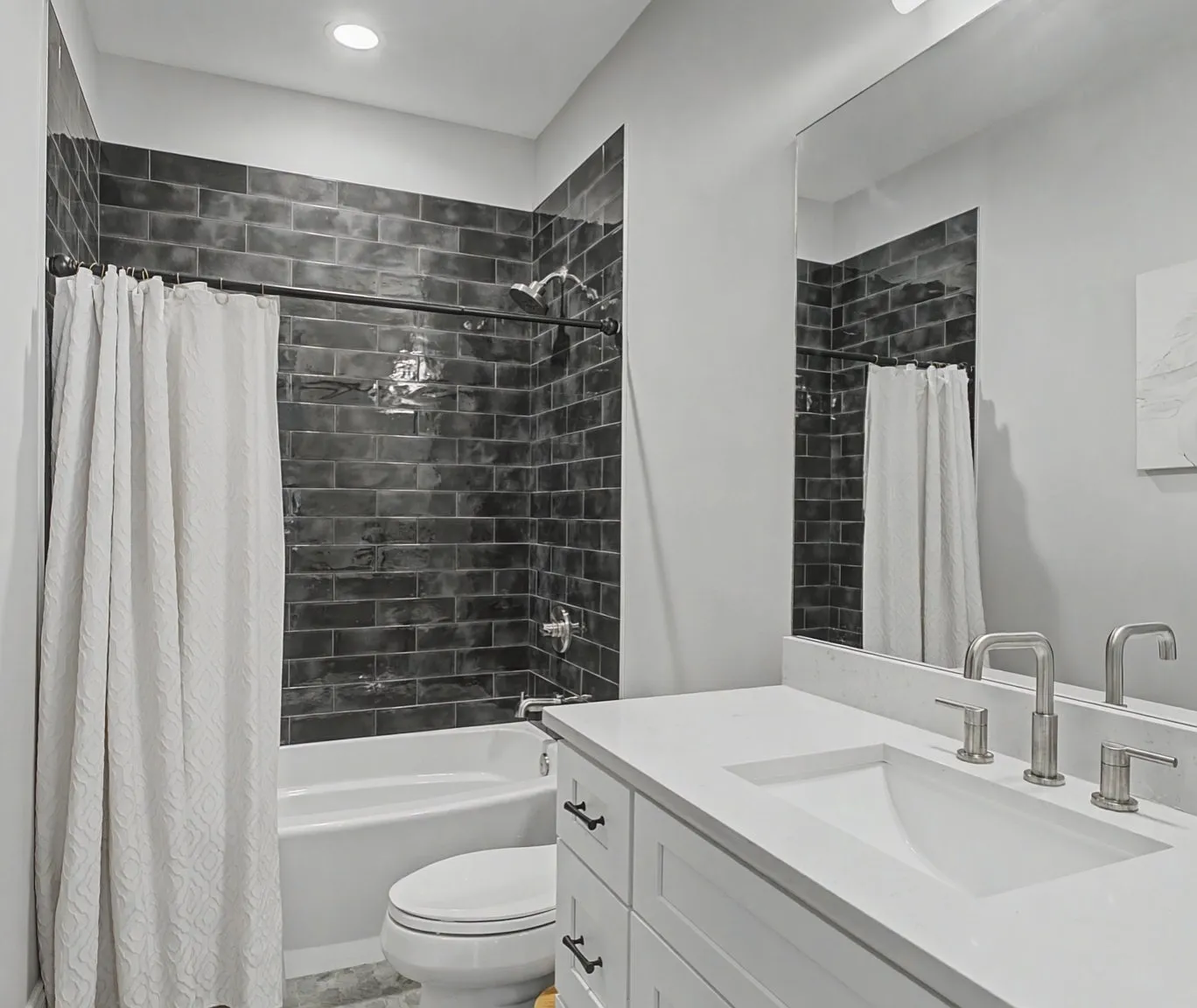 4 bed, 2761 sqft, $6,000 — Photo 4