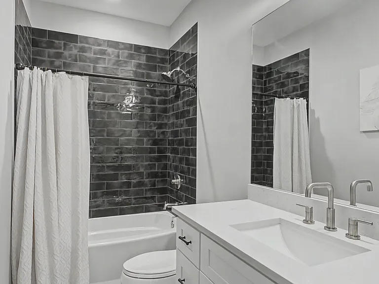 622 N 2nd St — Photo 4