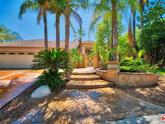 2nd image of 2561 Cottage Dr