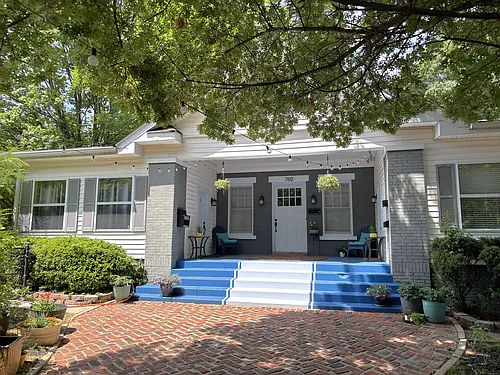 760 Monroe Dr NE #2 Photo 1