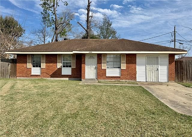 1st image of 2100 Saint Charles Pl