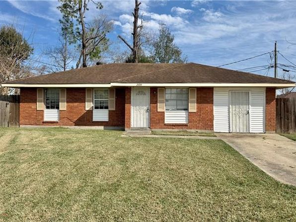 2100 Saint Charles Pl