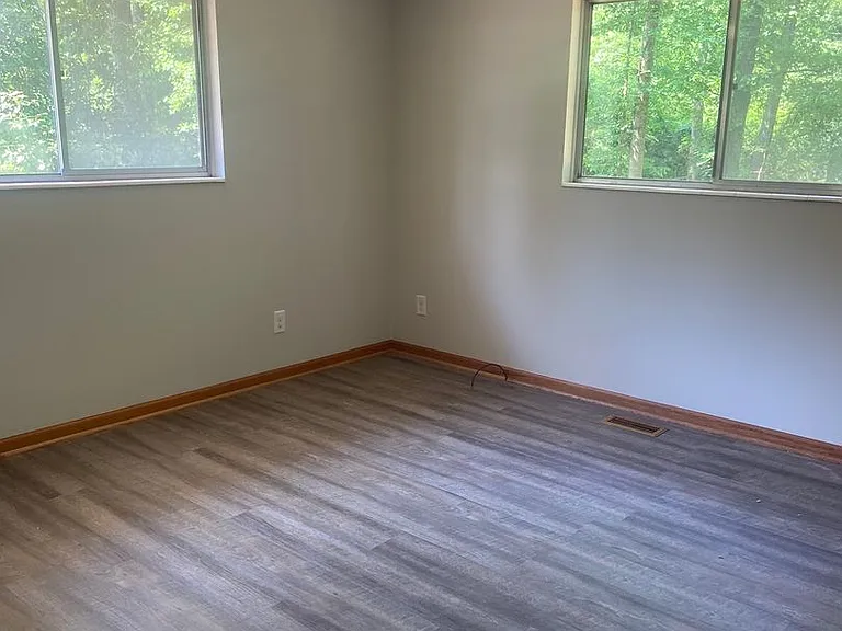 1908 Hickory Ln — Photo 28