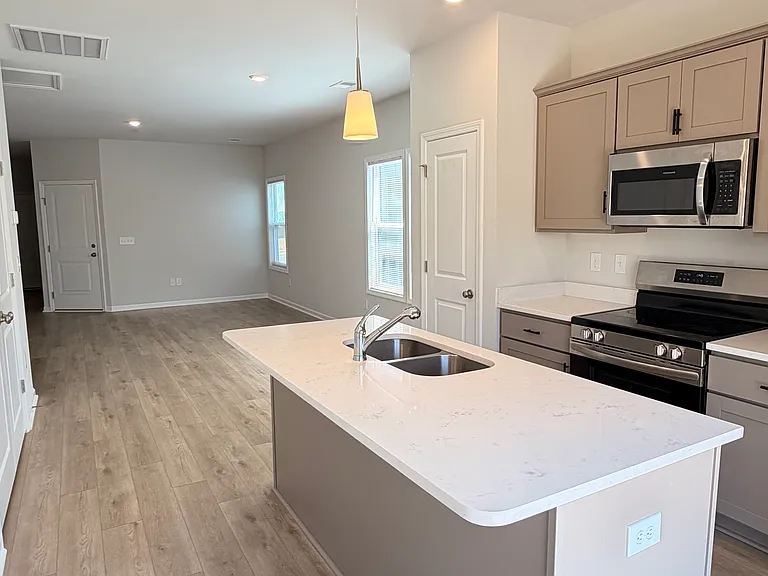 1456 Donhill Dr — Photo 4