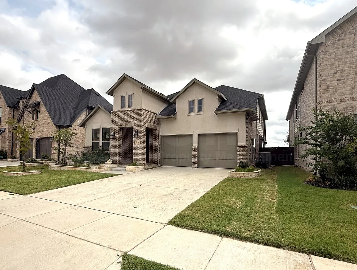 4 bed, 3.0 bath, 2953 sqft, $3,650 — Photo 2