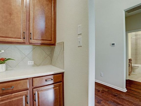 3rd image of 117 Gray Vervain Ct