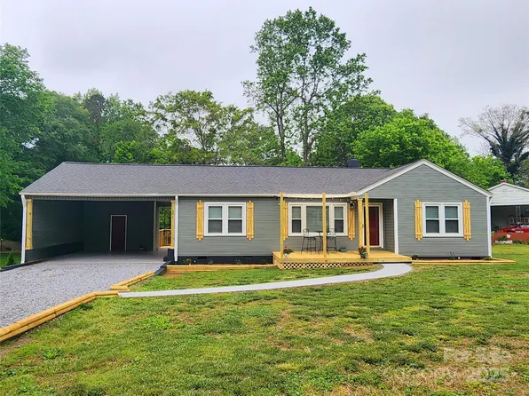 501 N Hawthorne St, Mount Holly, NC 28120