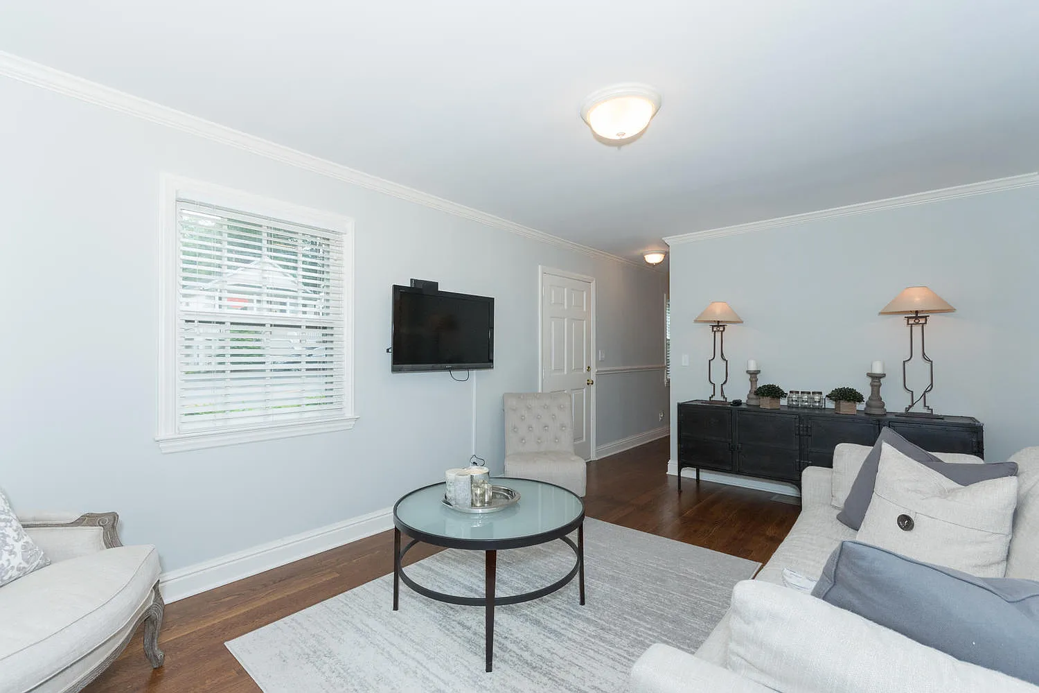 3 bed, 1.5 bath, 1152 sqft, $3,850 — Photo 4