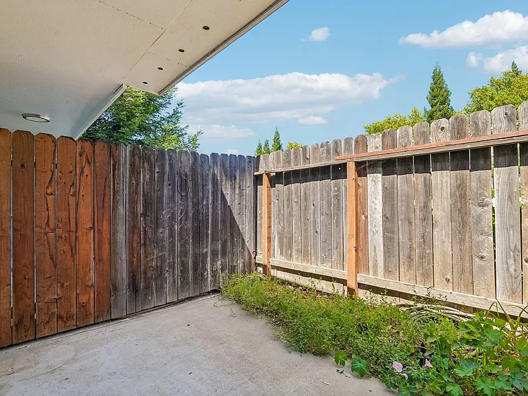 Northridge Terrace Apartments at 4900-4948 Stamas Lane, Fair Oaks California — Photo 33