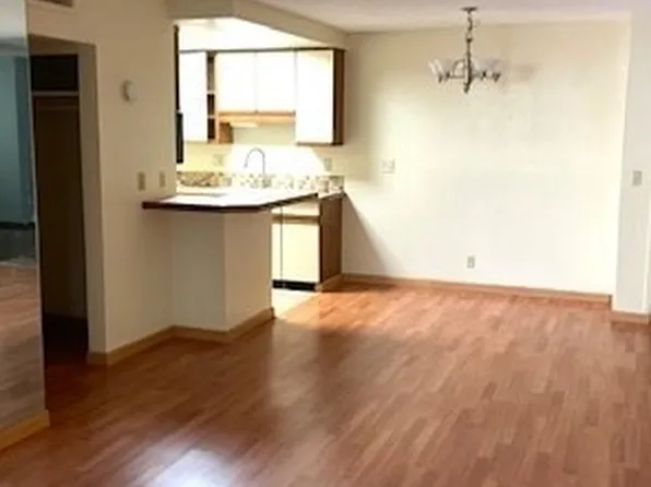 564 N Bellflower Blvd Unit 203, Long Beach, CA 90814