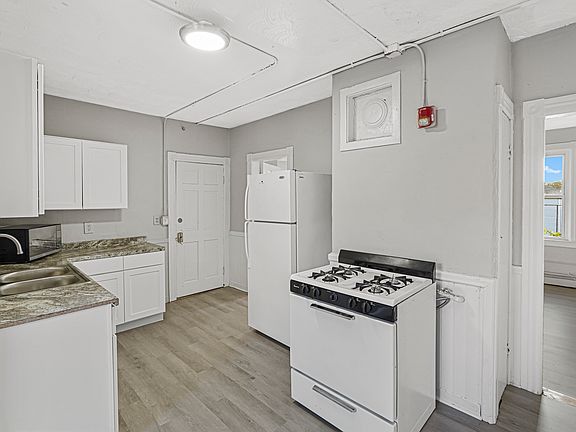 3rd image of 332 Hawkins St Floor 3