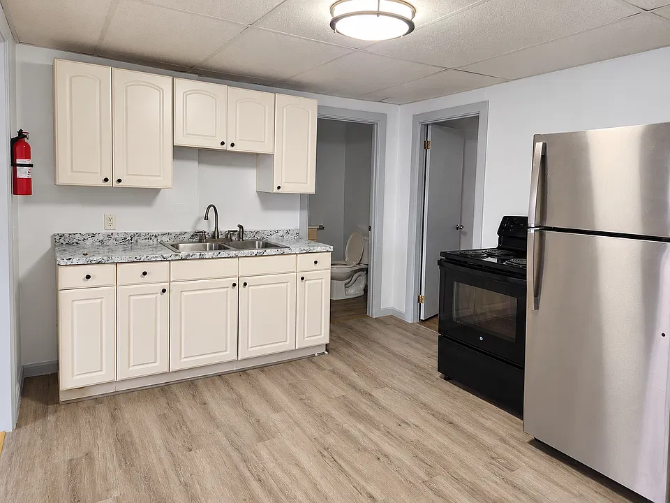 532 Main St #12