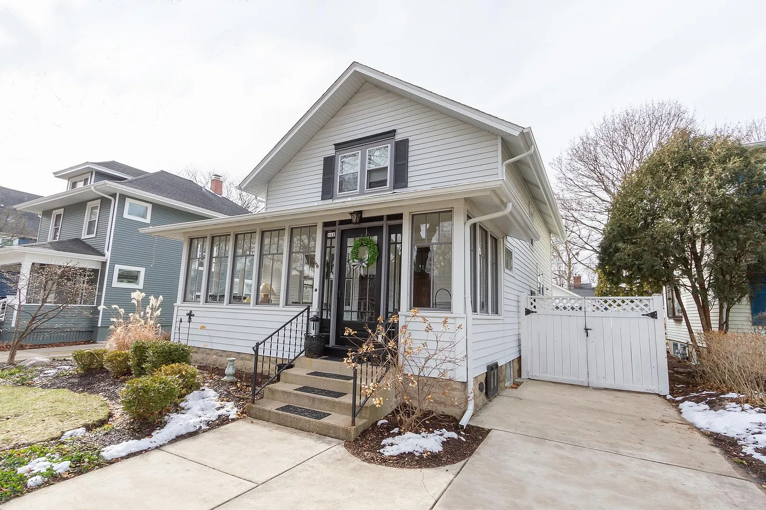 112 McKinley Ave photo 1