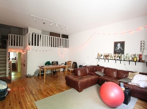 2nd image of 320 E 65th St APT 419