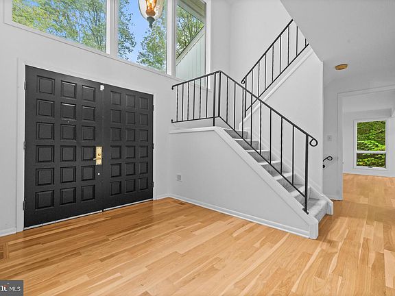 3rd image of 2023 Huntcliff Dr