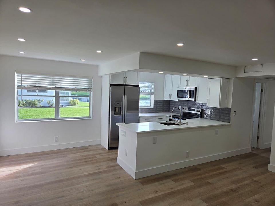 1st image of 205 ELLESMERE E #205