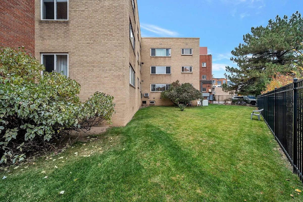Building Photo - 733 E 2nd Ave #104