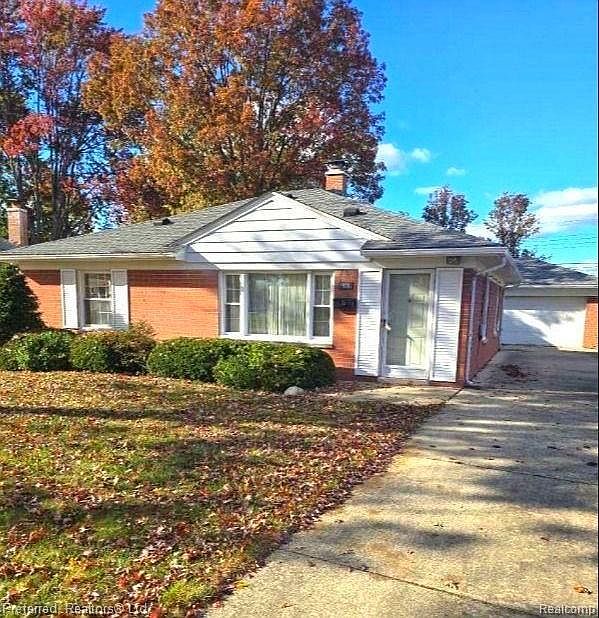 1st image of 28582 N Clements Cir