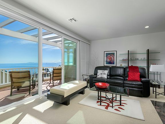 2nd image of 2568 Banner Ave