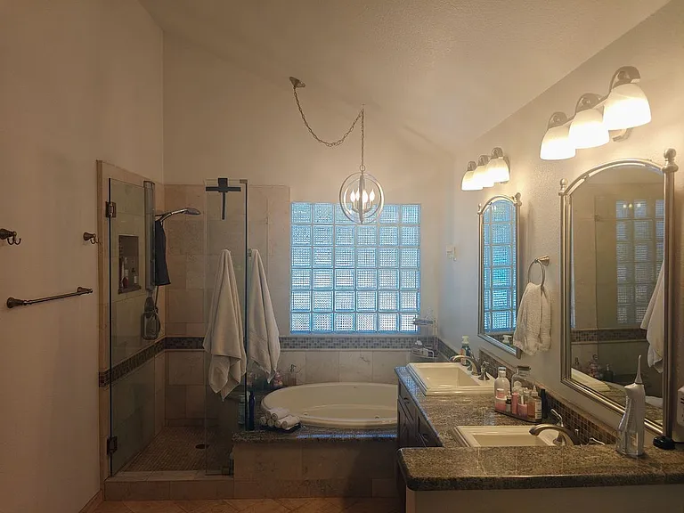 16025 S 12th Pl — Photo 11