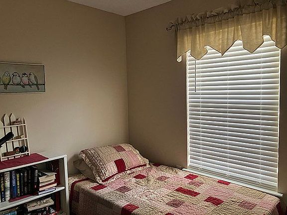 5th image of 8082 Stonebrook Dr