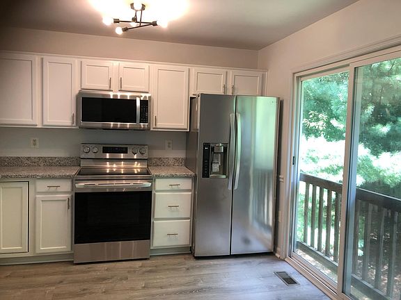 3rd image of 5558 Clifton Crest Way