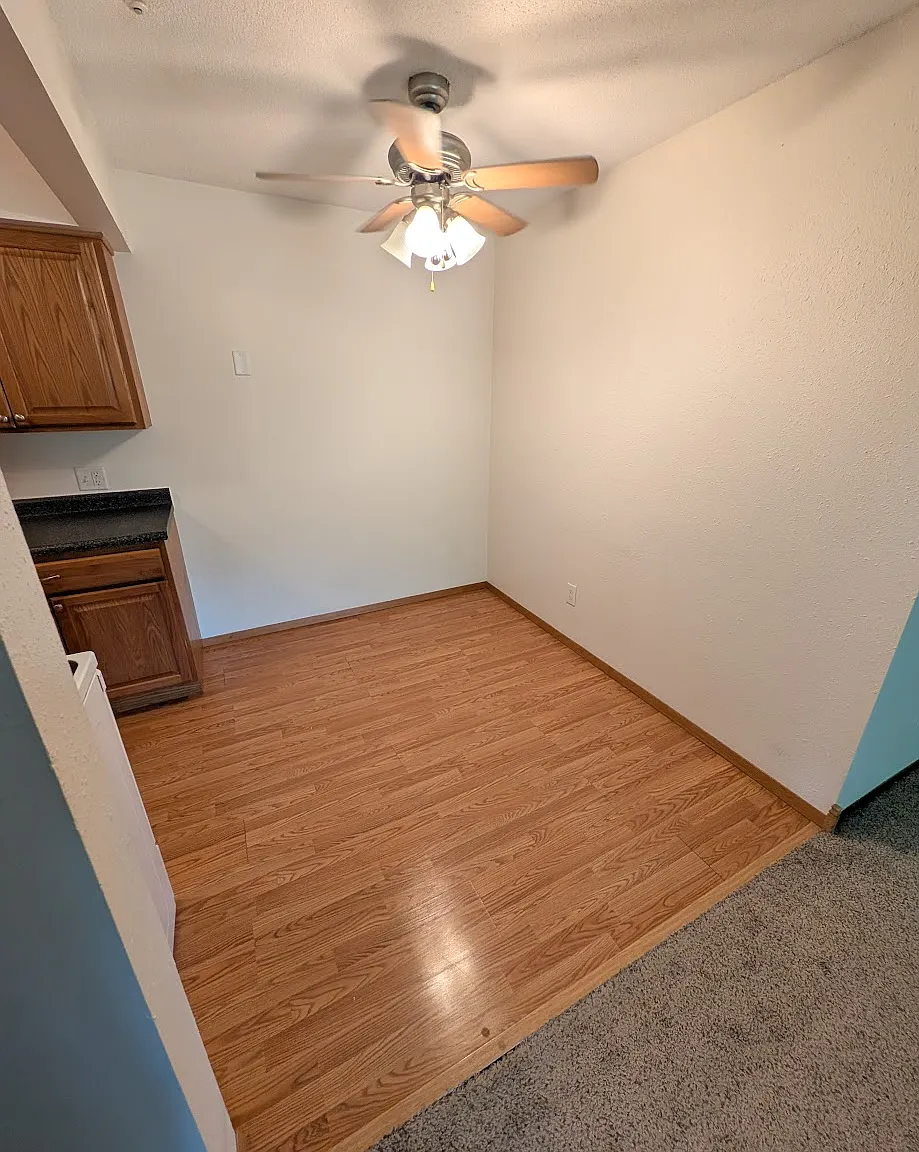 2 bed, 940 sqft, $1,400 — Photo 4
