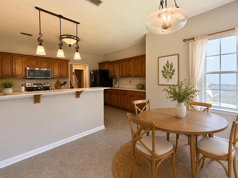 102 Adthan Cir — Photo 10